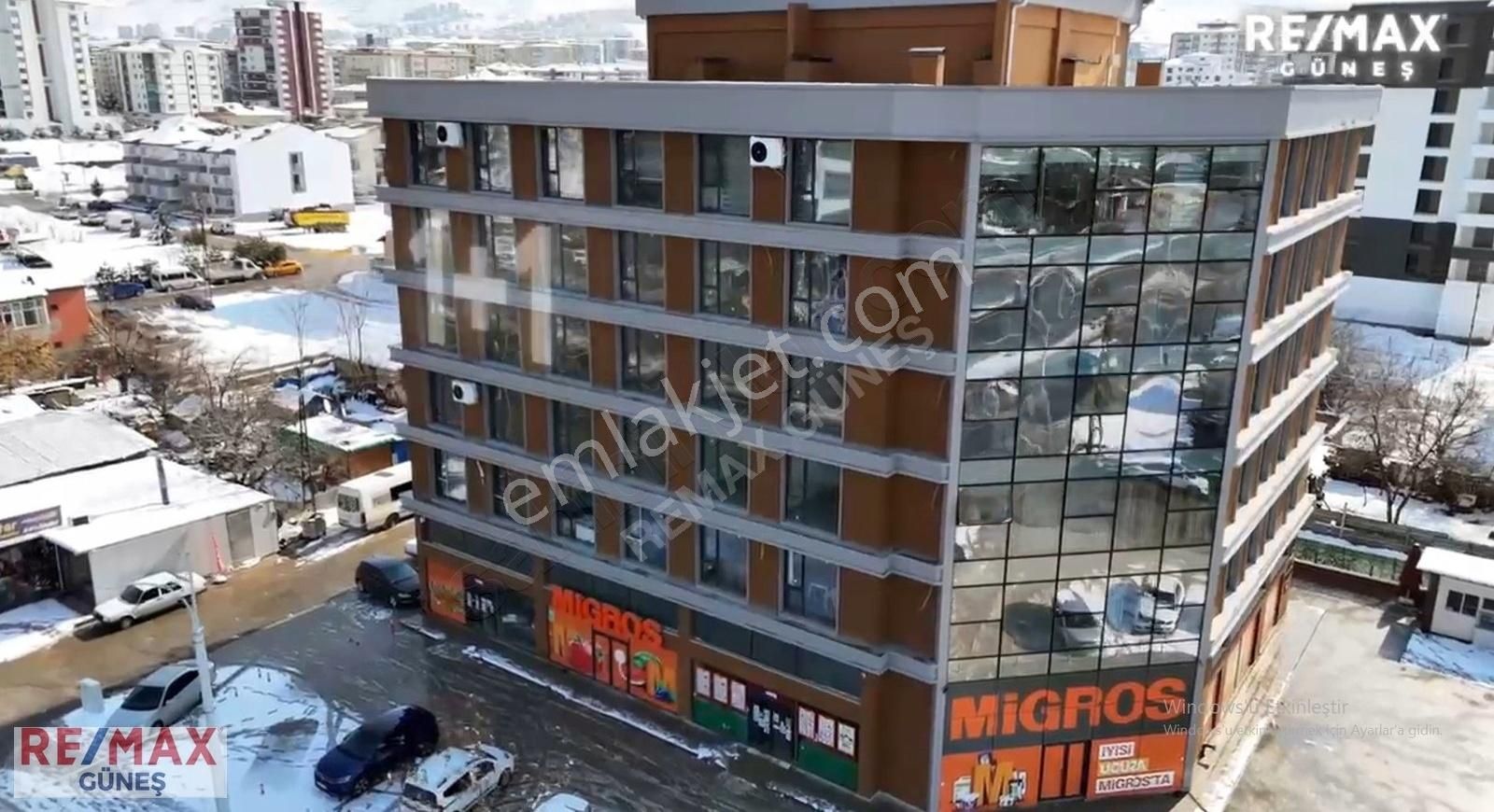 Şah Office Plazada Kiralık Ofisler 1+1-2+1-3+1