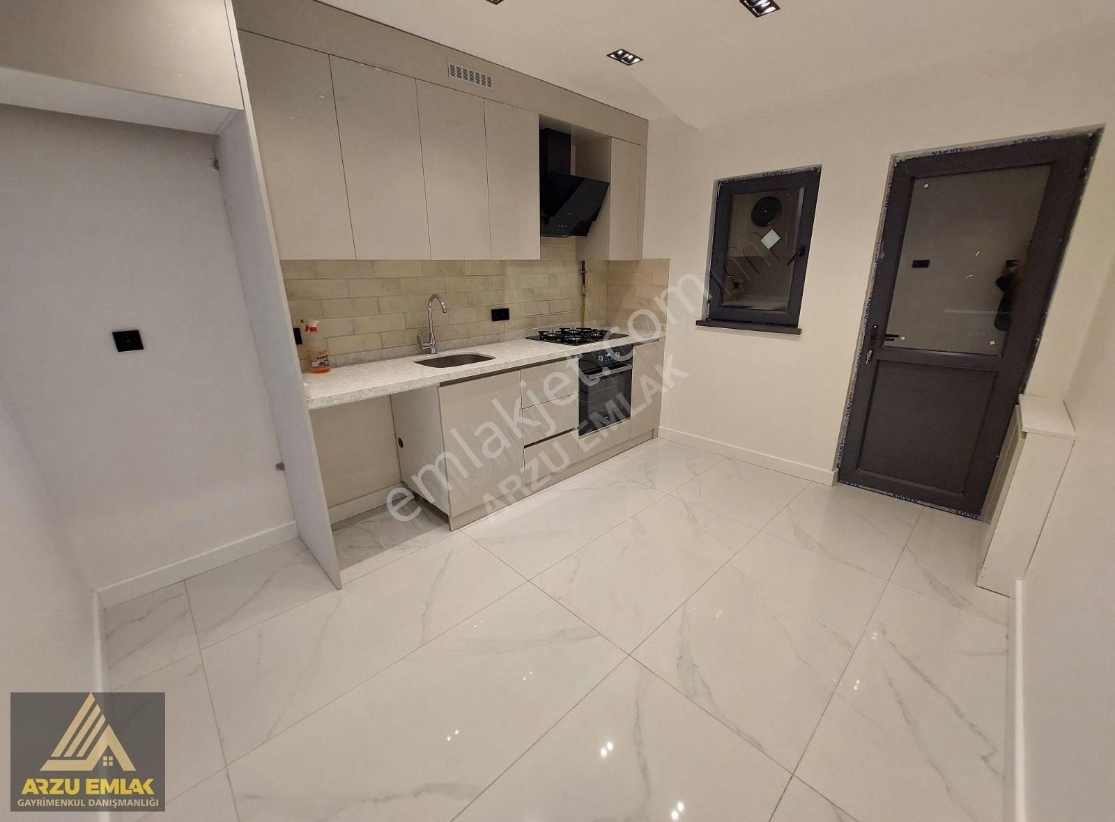 Arzu Emlak Kıbrıs Caddesi Ultra Lüks 4+2 Satılık Dubleks Daire