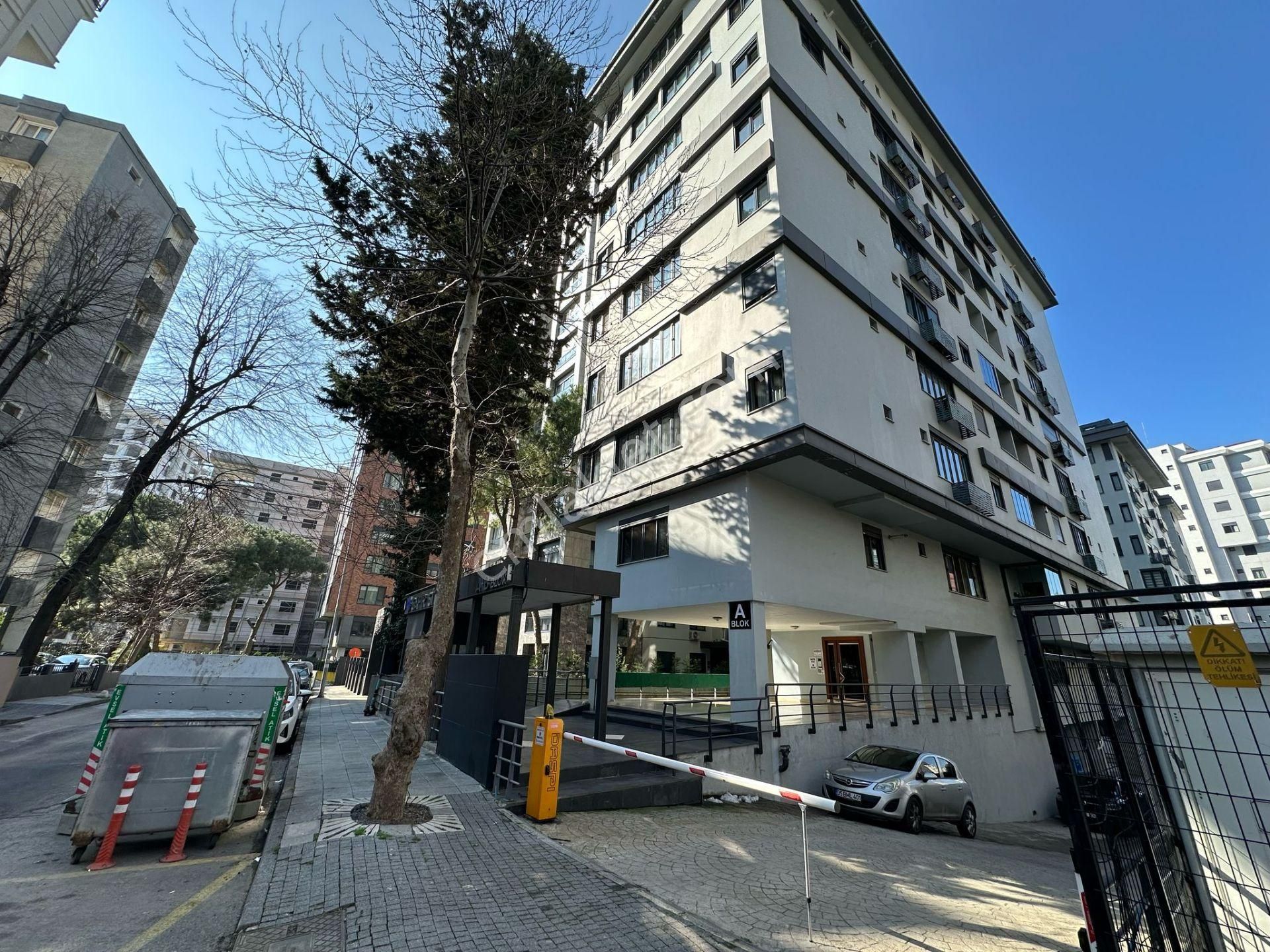 Bostancı 'da Bağdat Caddesine Yakın Safir Sitesinde Yeni Binada Satılık 3+ 1 Ebeveyn Banyolu Daire