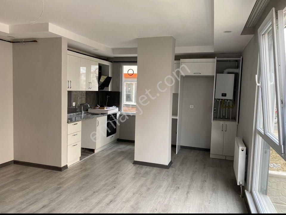 İstasyon Mahallesinde Butik Site İçerisinde 1+1 Kiralık Daire