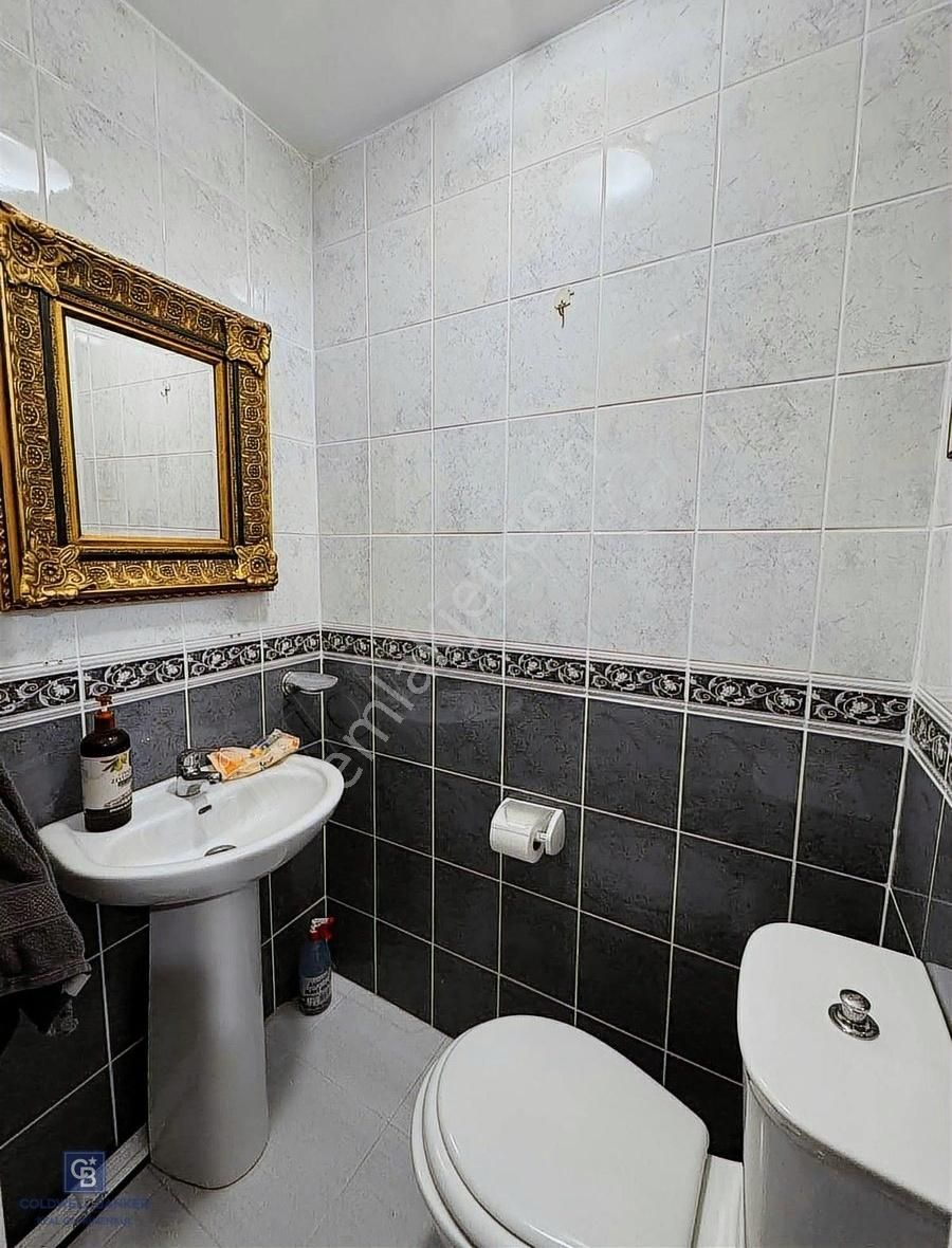 Koşuyolu Yeniköy Sitesi'nde 3+1 Arkatta Satılık Daire