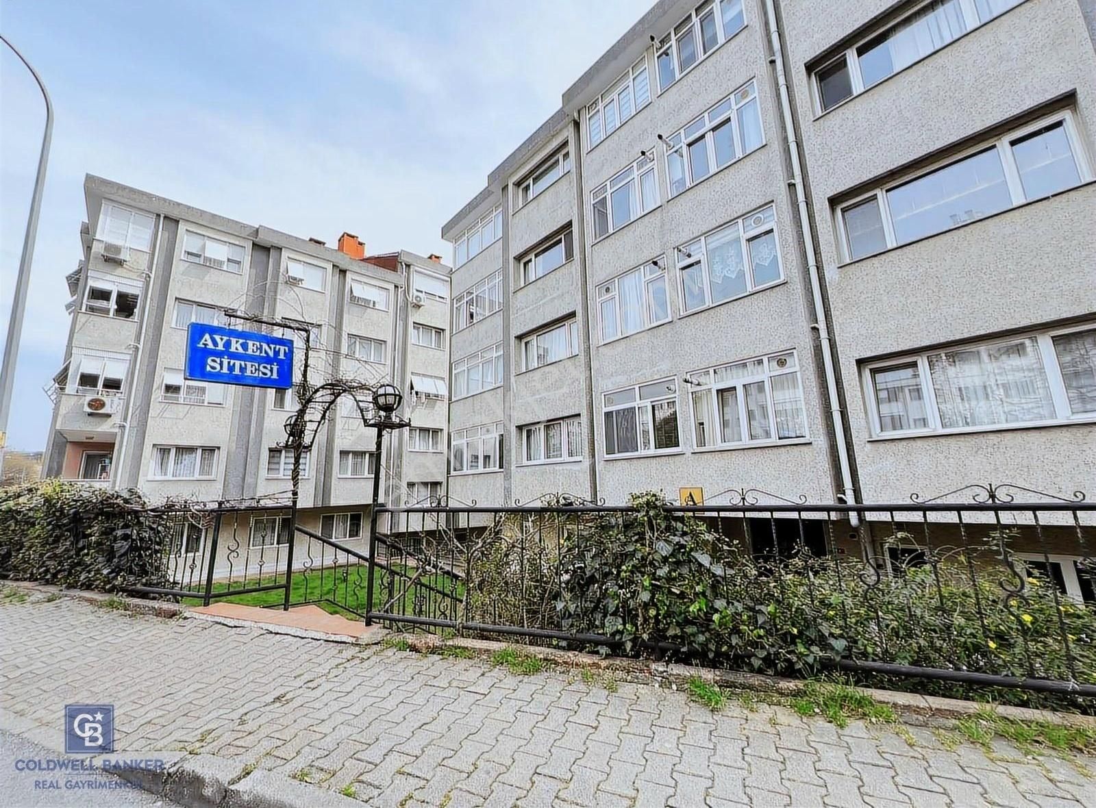 Altunizade'de Site İçinde 4+2 Teraslı Dubleks Daire