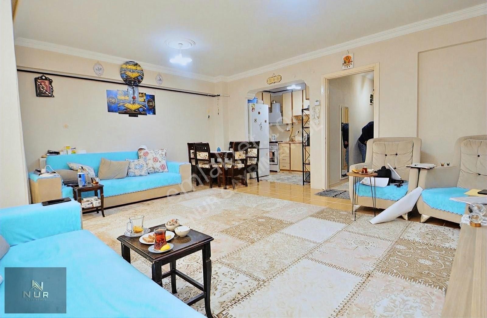 Sevgiyolu Yanı 3+1 Arakat Çift Balkon Kombi 15 Yaşında