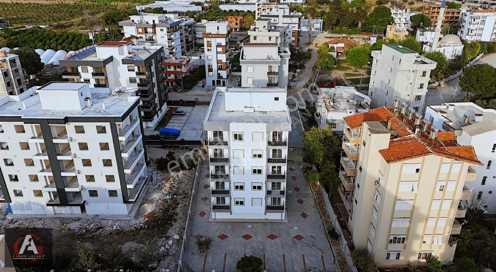 Faruk Arısan'dan Denize Yakın Ara Kat Ve Oturuma Hazır Geniş 1+1