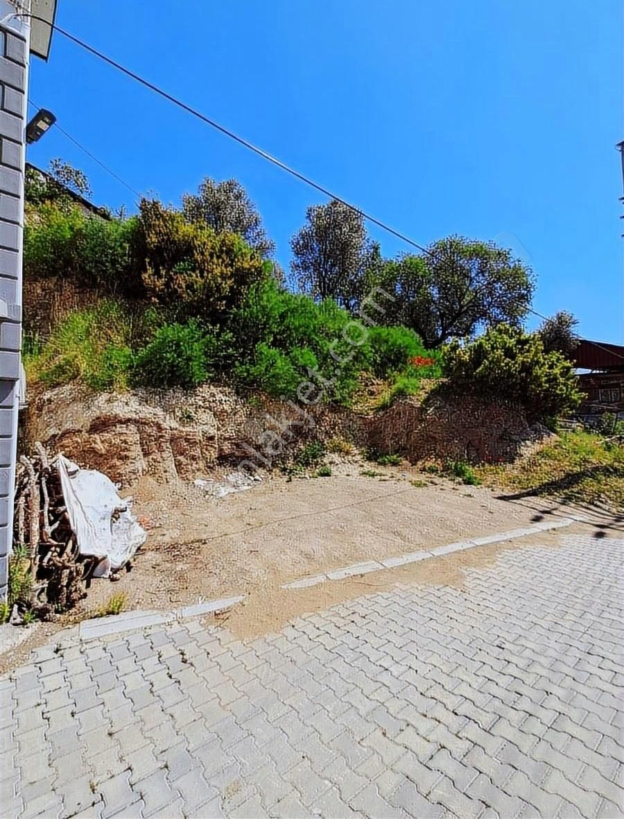 Mercan Gayrimenkul'den Yakacık'ta Köyiçi İmarlı 224m2 Arsa