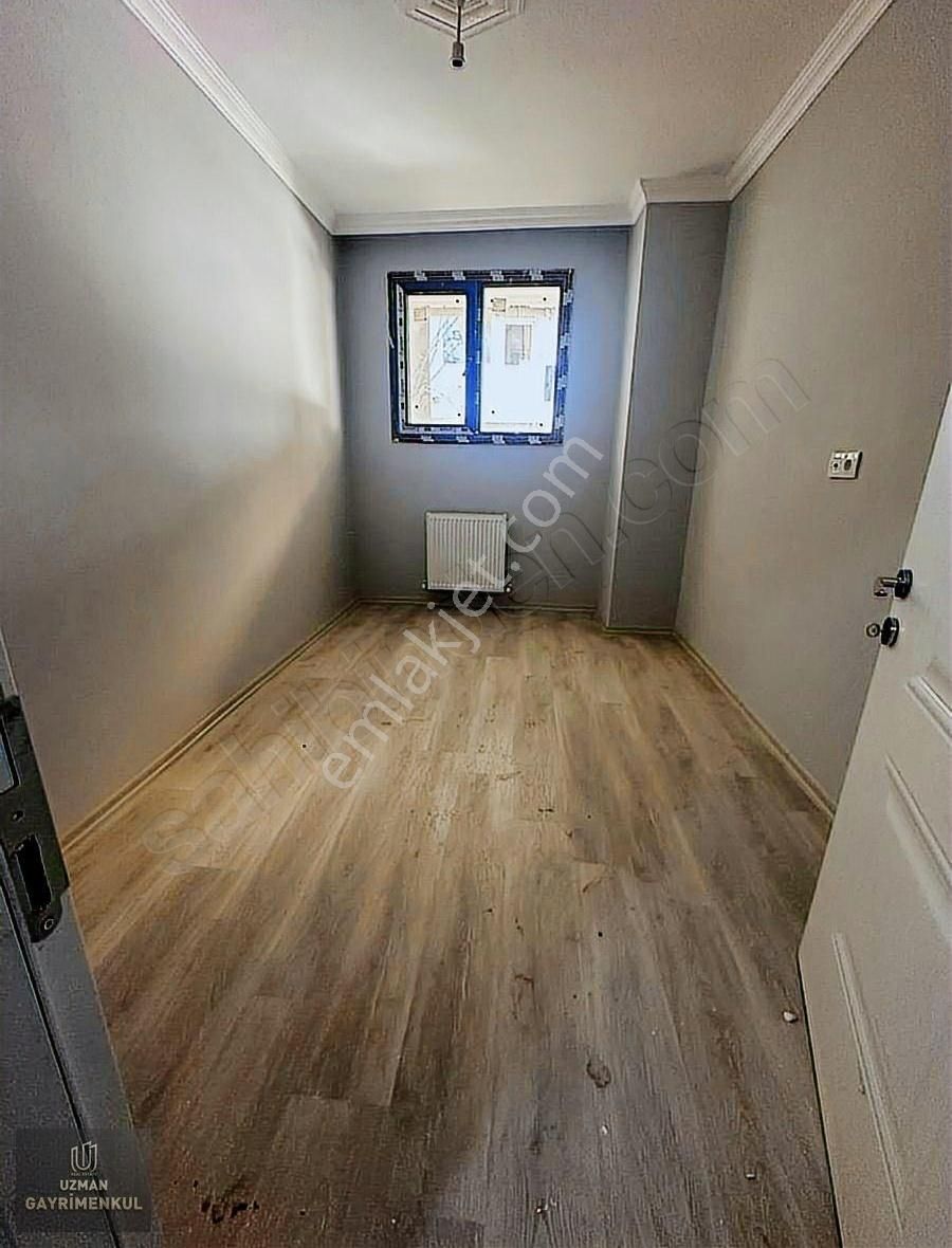 Uzman Gyo'dan Merkeze Yakın Genıs Kullanımlı1+1 Bahce Katı Daire