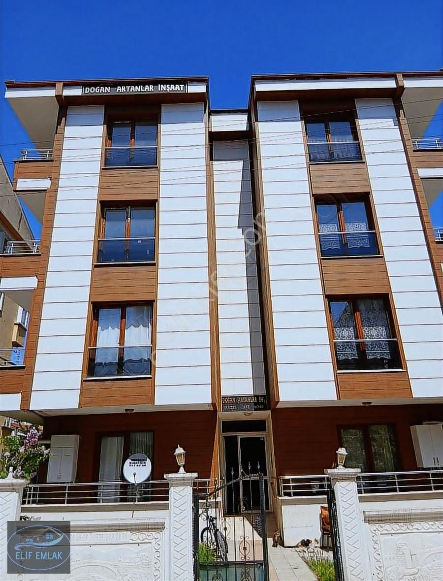 Sahil Mahallesinde Acil Satılık 2+1 Daire
