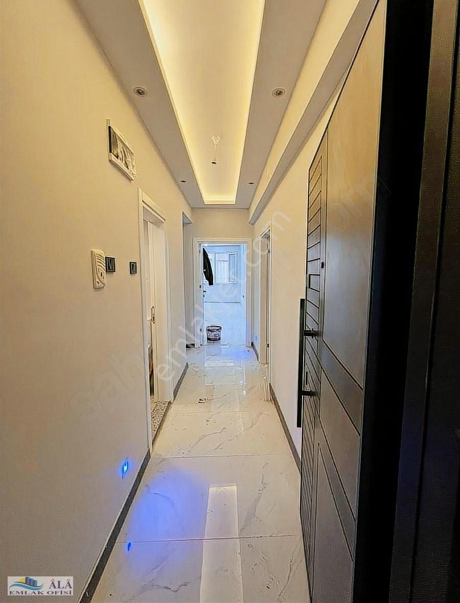 Beton Yol Caddede 0 Tadilatlı 4+1 Daire