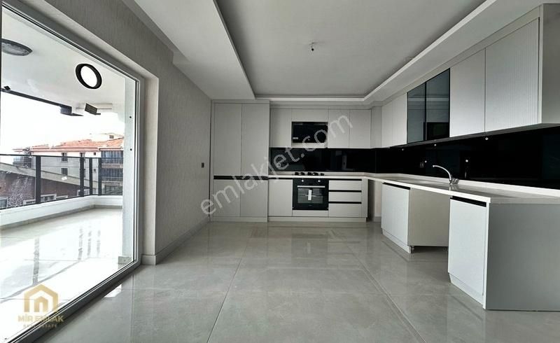 Esertepe Vadi Yakını Ankara Manzaralı Teras Balkonlu 3+1 Sıfır