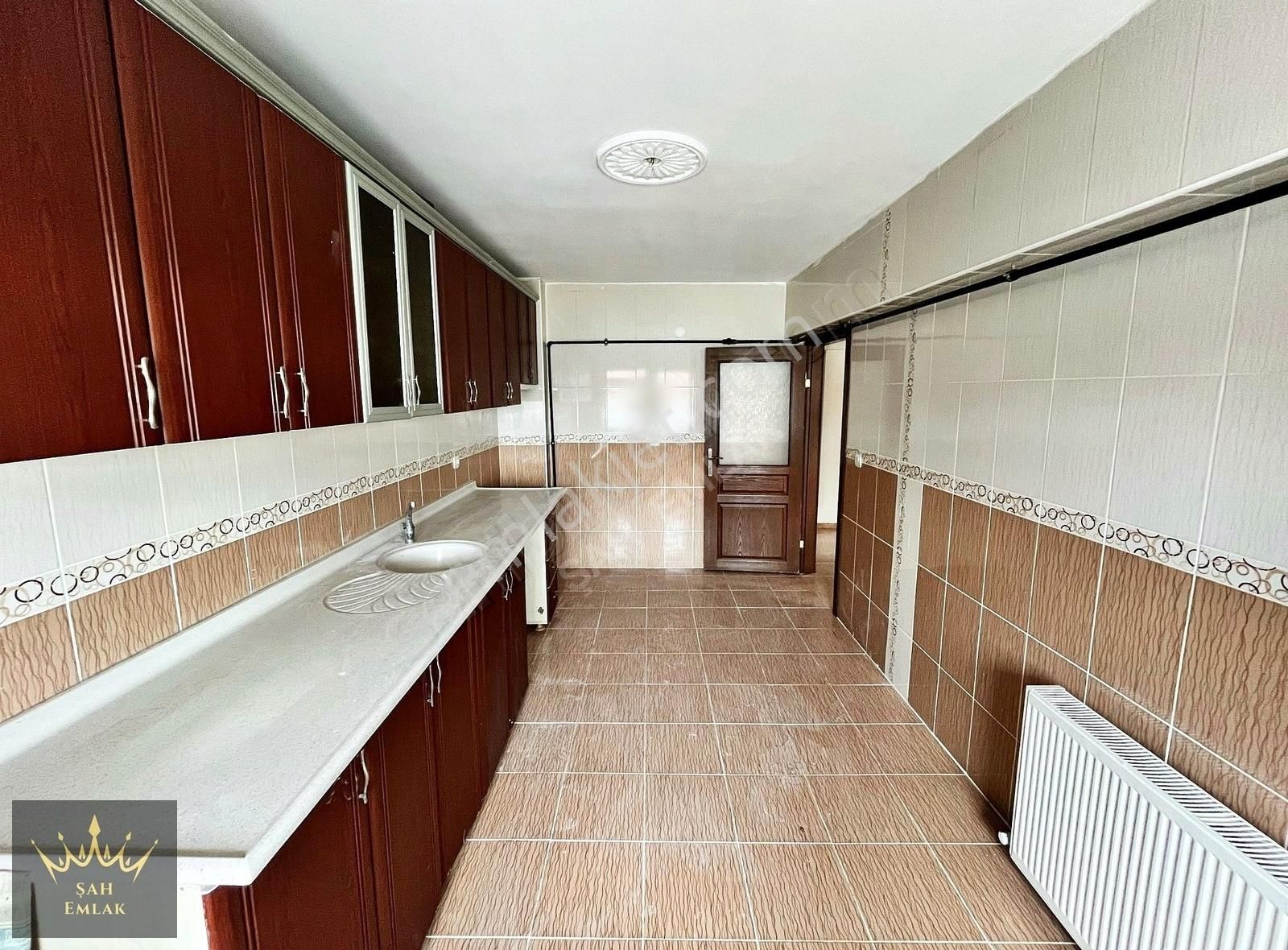 Şah Emlak'tan Merkezi Konumda 3+1 Oturum Hazır Satılık Daire