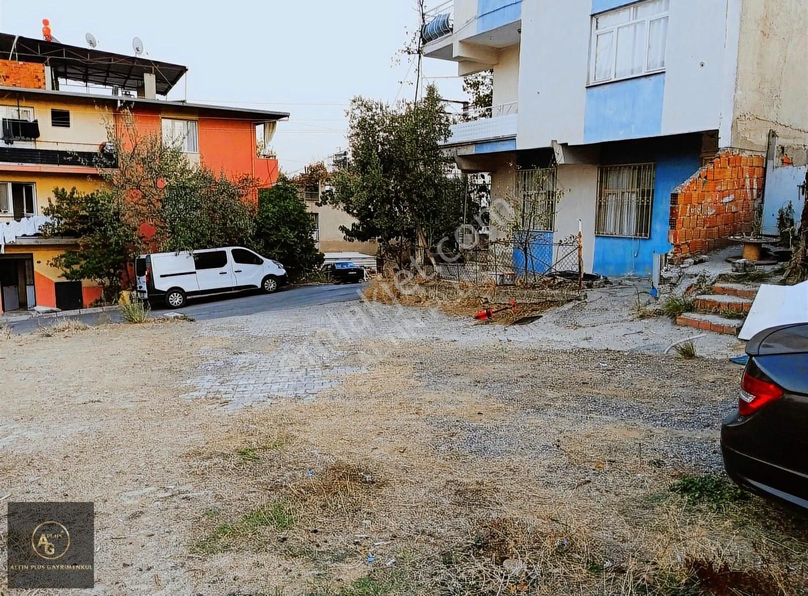 Gaziemir'de Araç Takasına Uygun 2 Kat İmarlı 136 M2 Satılık Arsa