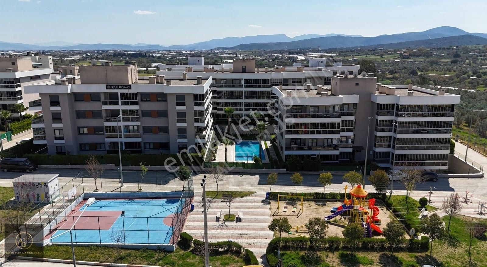 Mia Garden Sitesinde Müstakil Tadında 3+1 Havuzlu Lüks Daire