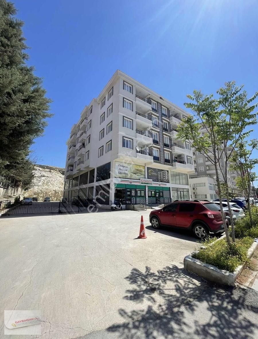 Üniversite Emlaktan Toki Ana Yol Üstü Satılık 2+1 Stüdyo Daire