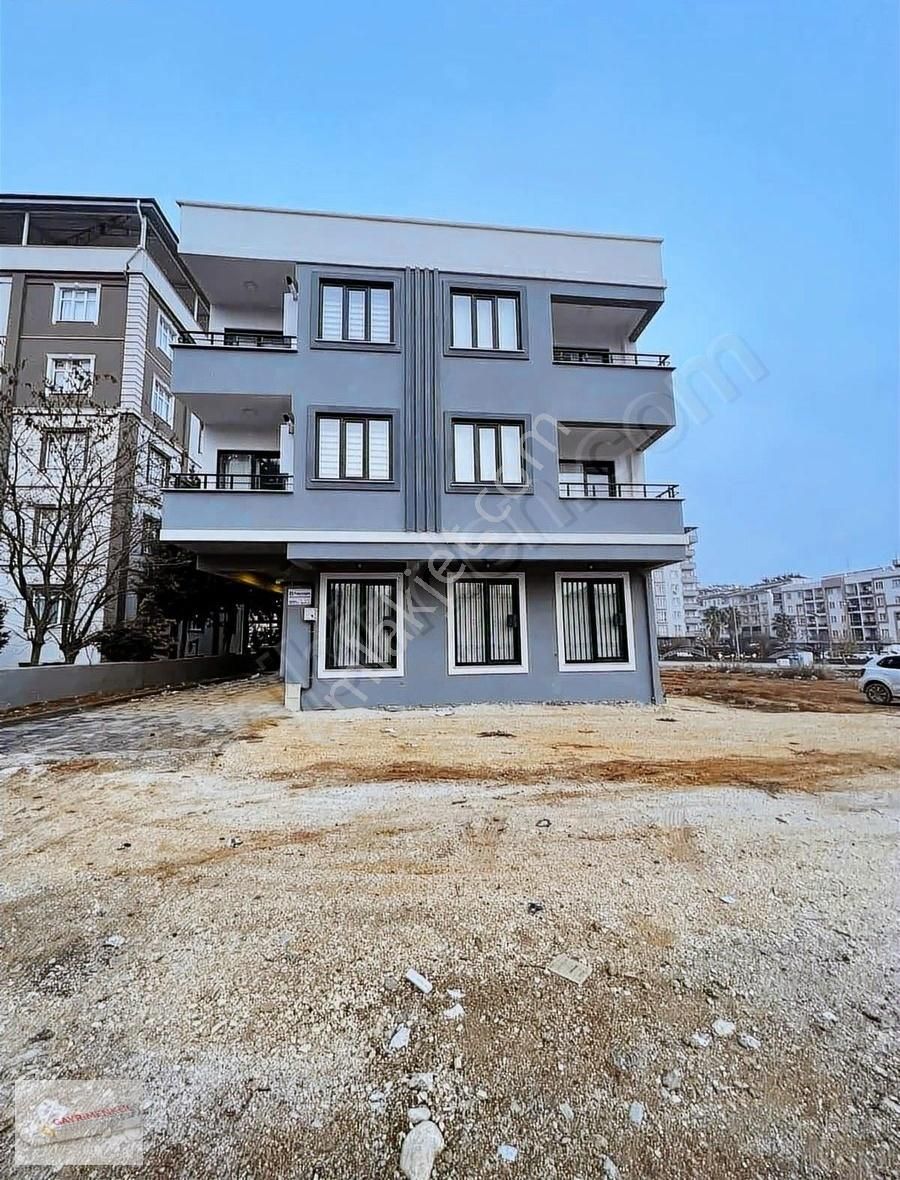 Üniversite Emlaktan Sıfır Eşyalı Kiralık 1+1 Stüdyo Daire
