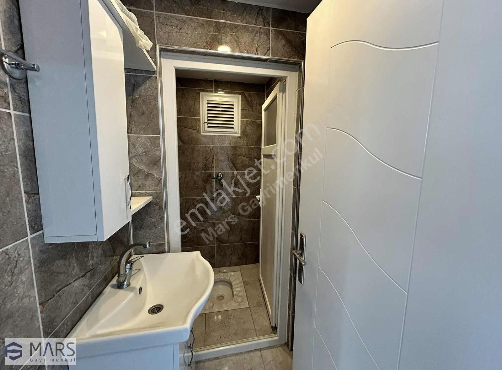 338 M² Müstakil Arsa İçerisinde, 128 M² İki Adet Sıfır Daire - Görsel 3