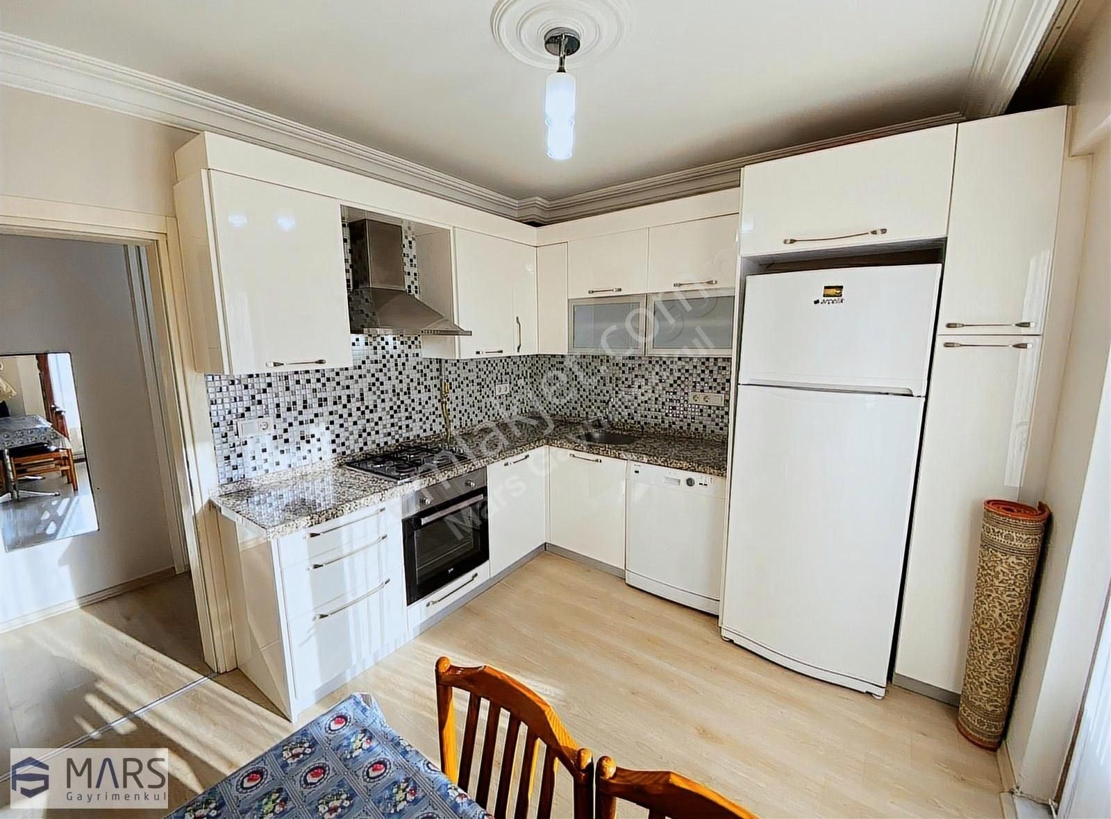 Serdivan Avm Yakını 2+1 Eşyalı Kiralık Daire