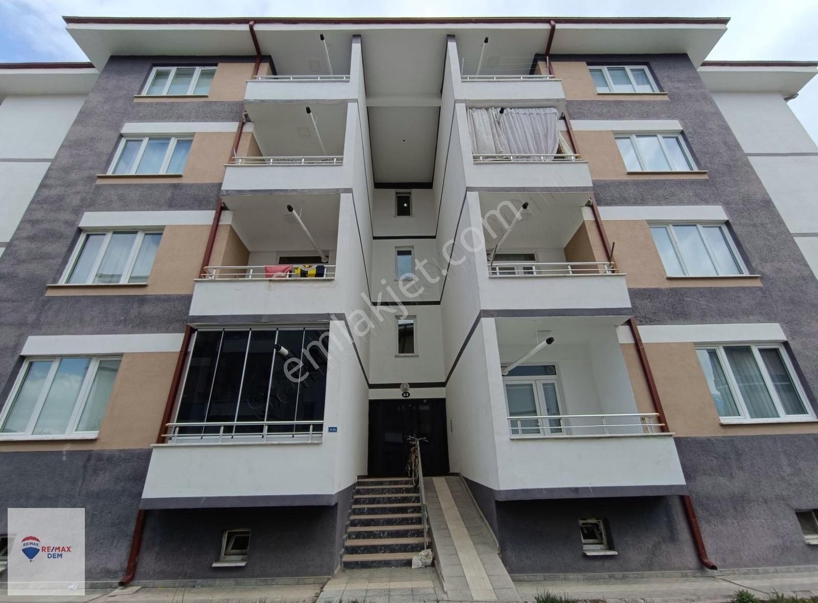 Remax Dem'den Kızılay Mahallesinde 2+1 Kiralık Daire