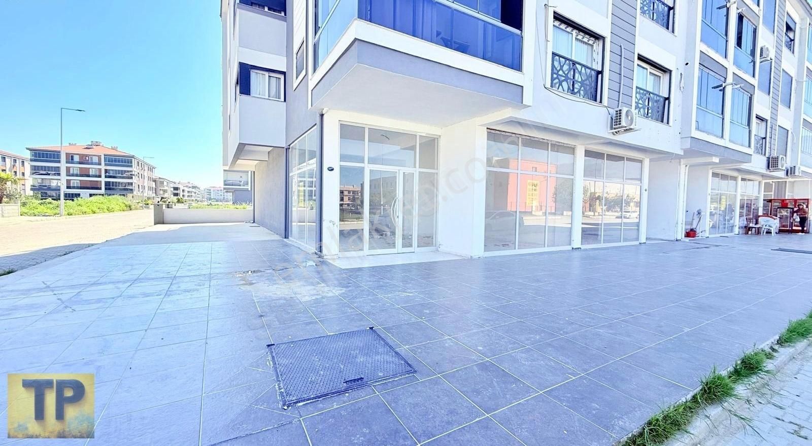 Tire Pınar Emlak'tan Kiralık Cadde Üzeri Dükkan