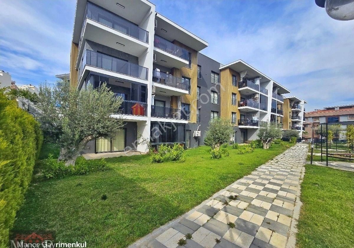 Kuşadası Değirmendere De Havuzlu Sitede Yerden Isıtmalı Full Eşyalı Daire