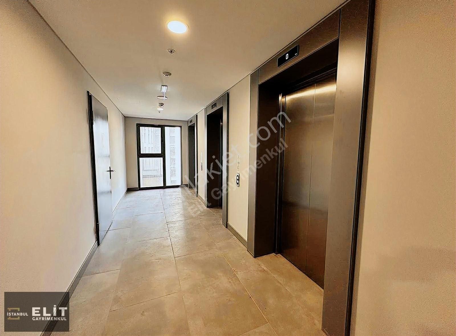 Fikirtepe Siyah Kalem'de Kapalı Mutfak 3+1 Kiralık Daire