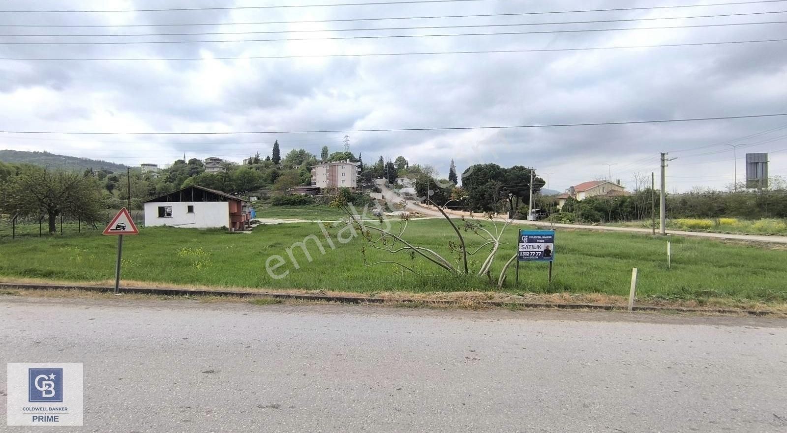 Yalova Çavuşçiftligin'de Yola Cephe Arsa