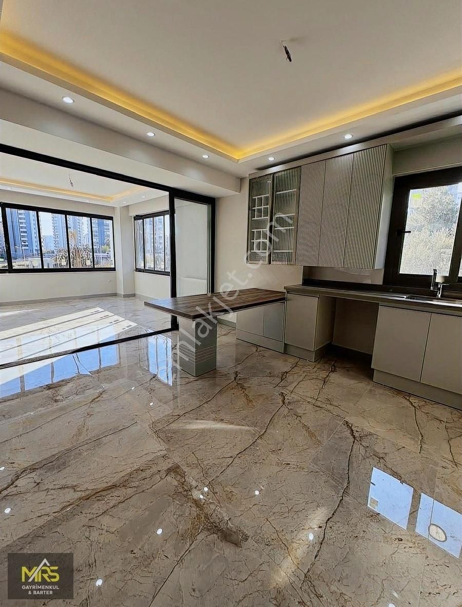 Mrs Gayrimenkul'den Yenişehir Çiftlikte Sıfır 4+1 Lüx Daire