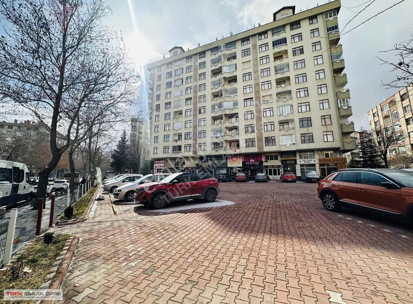 Kerkük Caddesi Dündar Otel Karşısı Arakat Geniş 3+1 Satılıkdaire