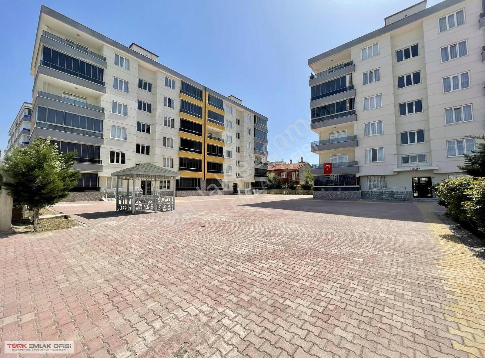 Karatay Mengene Mh.site İçi Arakat 3+1 Geniş Lüks Daire