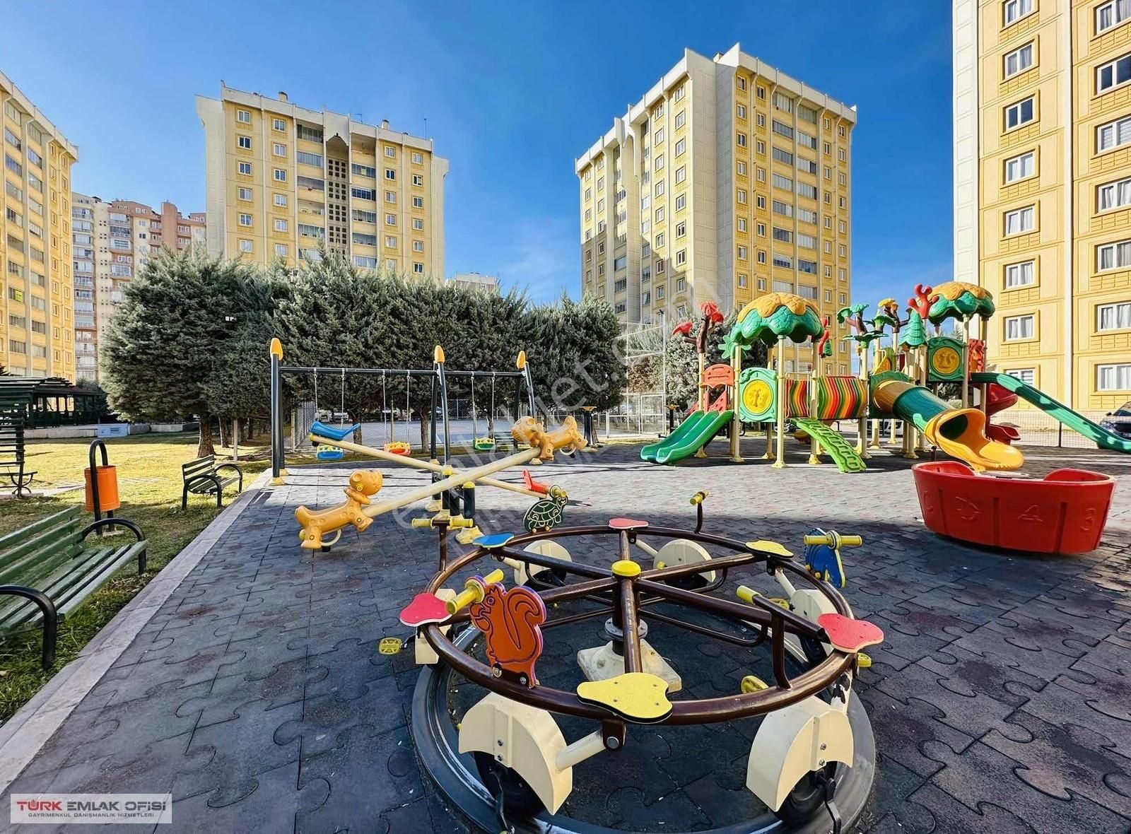 Yenikent Kardelen Konutlarında Çok Temiz Arakat 4+1 Satılıkdaire