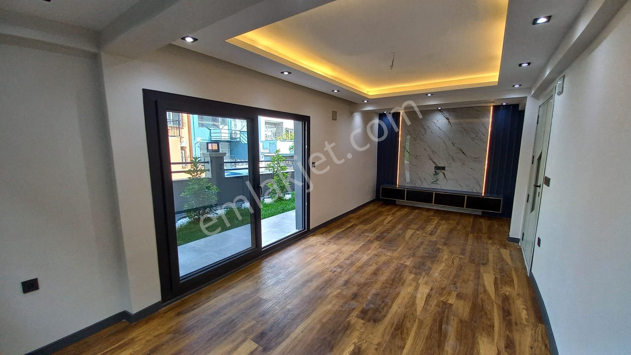 Çukurova Belediye Evleri Satılık 6+1 Villa Lüx Triplex