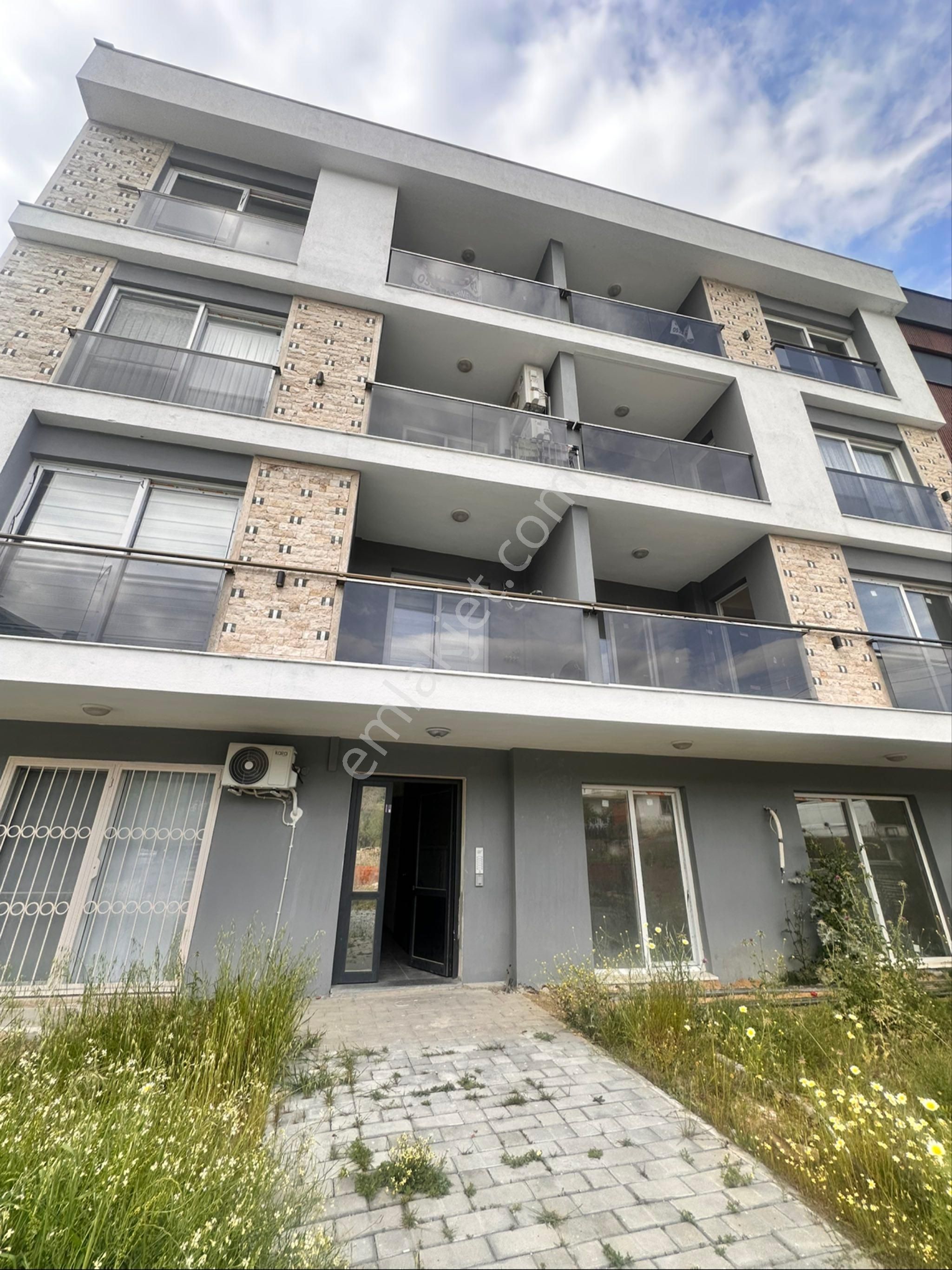 Kuşadası Davutlarda 1+1 Satılık Daire