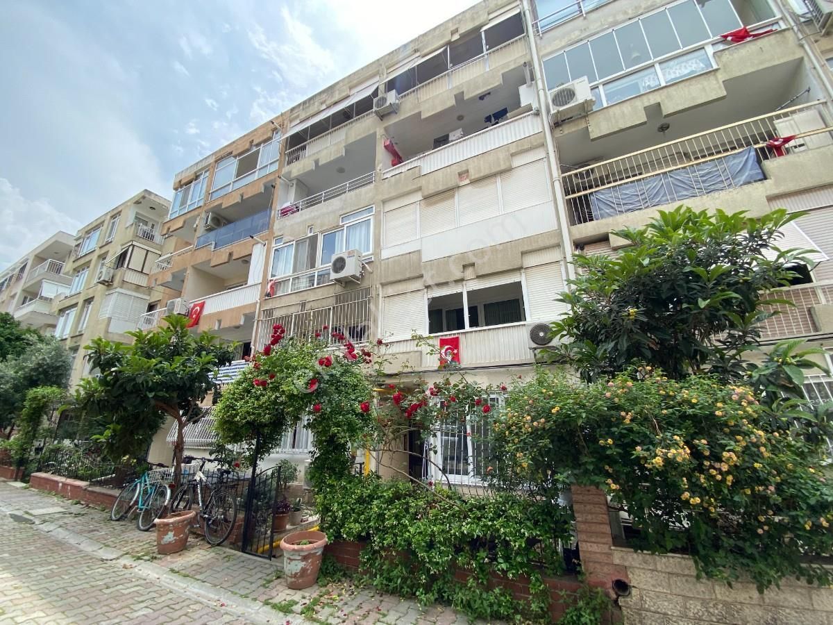 Bostanlı Merkezde Fırsat Satılık 3+1 Daire