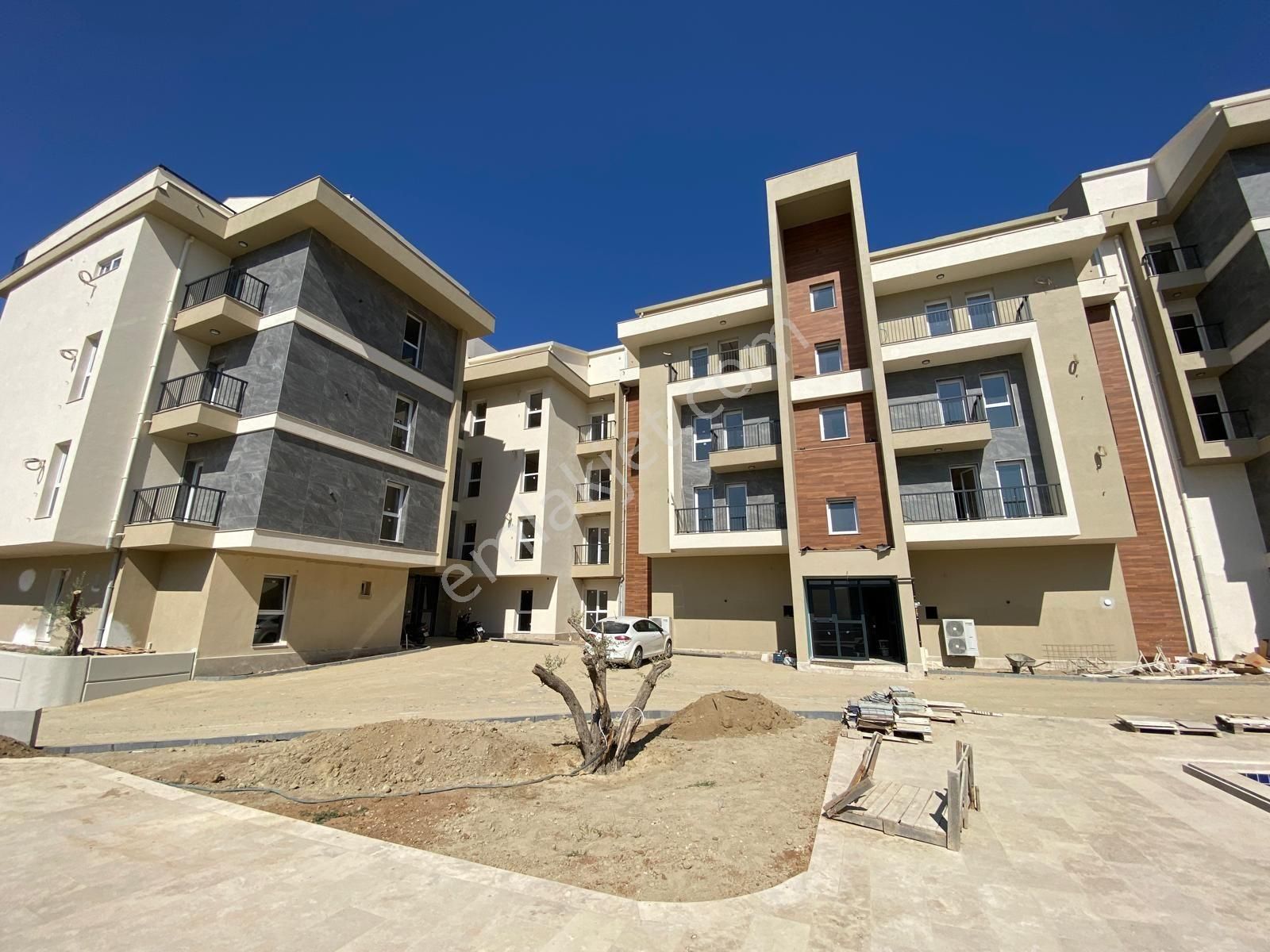 Ege Mahallesi'nde Site İçerisinde 3+1 Satılık Daire