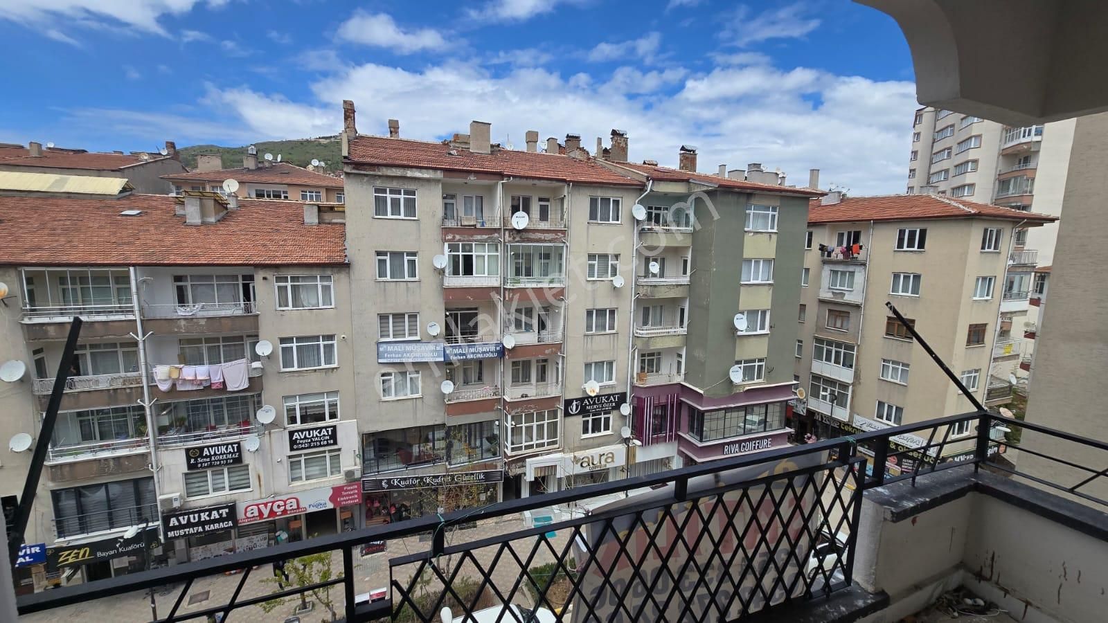 Merkezde Ara Kat Güney Cepheli Daire *** Burcu Emlaktan