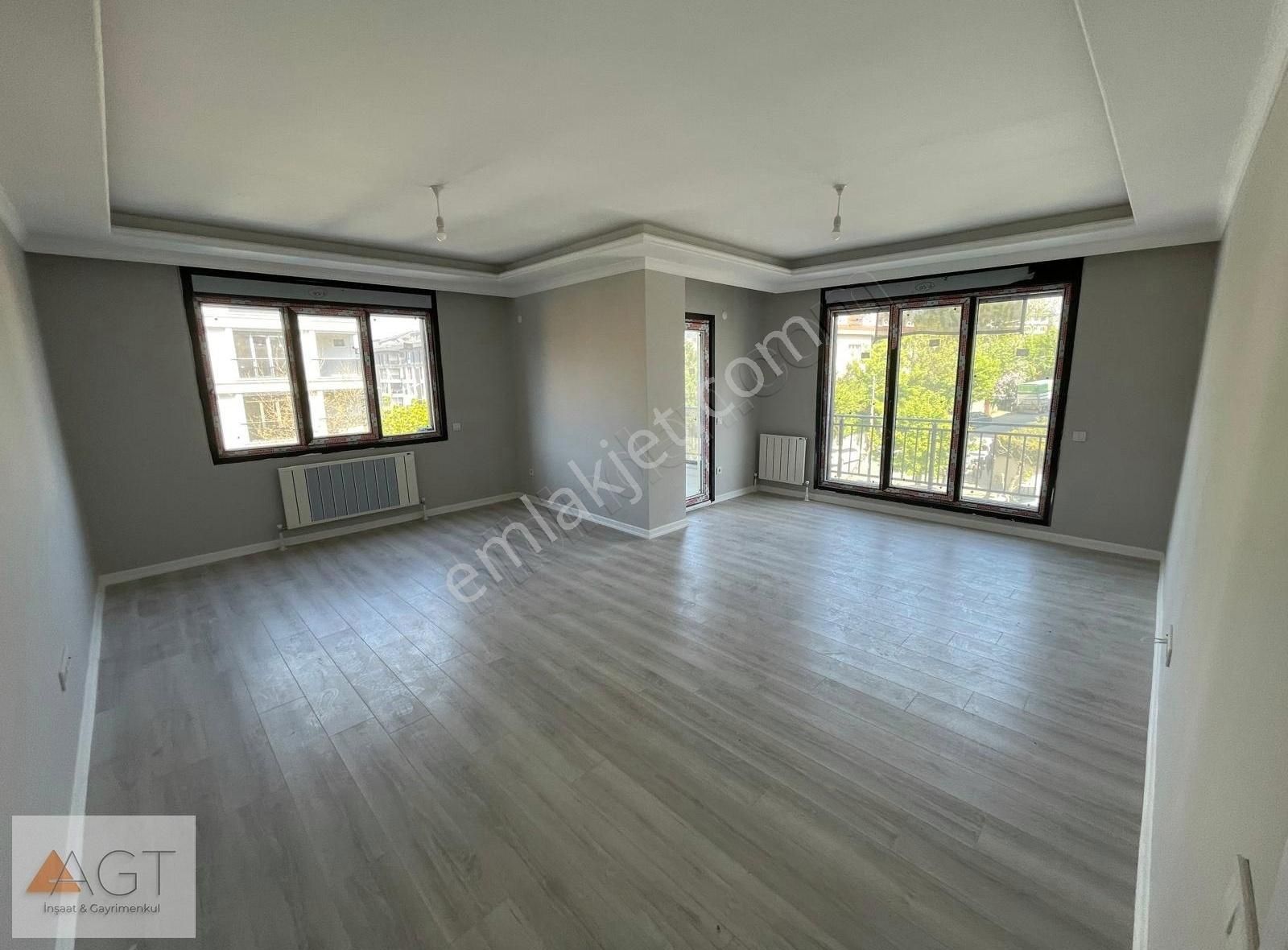 Agt'den Çengelköy Bahçelievler Mah.150m2 3+1 Satılık Daire