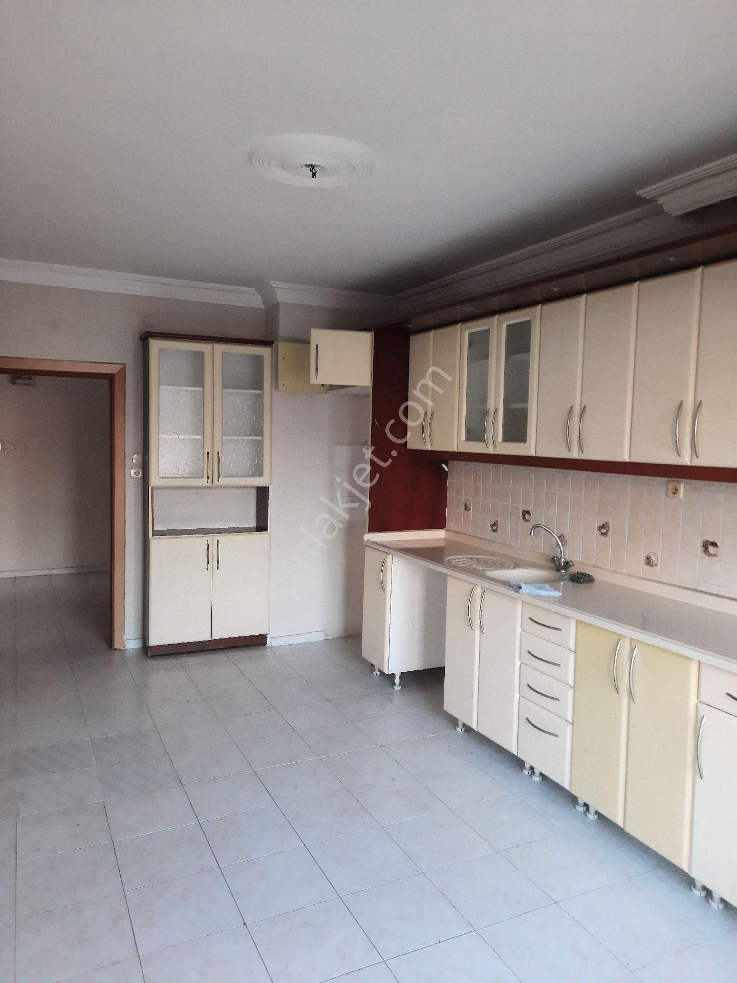 Kiralık Doğalgazlı 3+1 Daire Yenişehirde