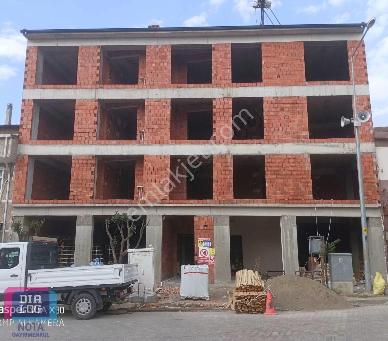 Gündoğdu Mahallesinde Merkezi Konumlu Satılık Daire