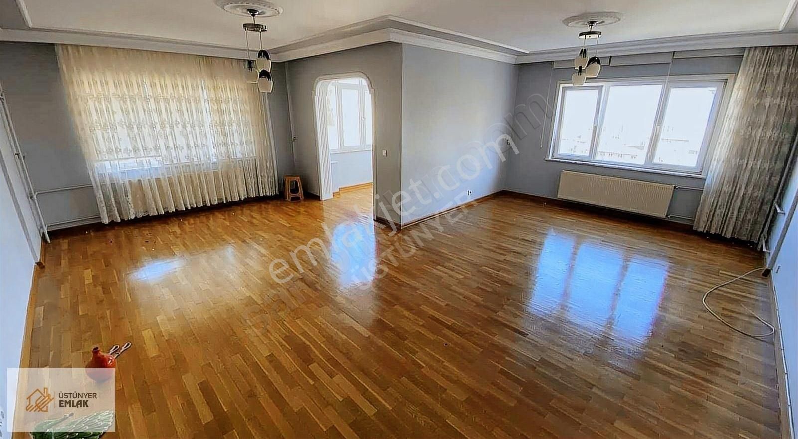Mimaroba Emlak Bankası Konutlarında 4+1 Kiralık Dubleks