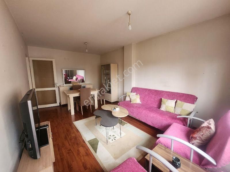 Atakent 1.etap Eska Bloklarında 1+1 Mutfağı Ayrı Eşyalı Kiralık Daire