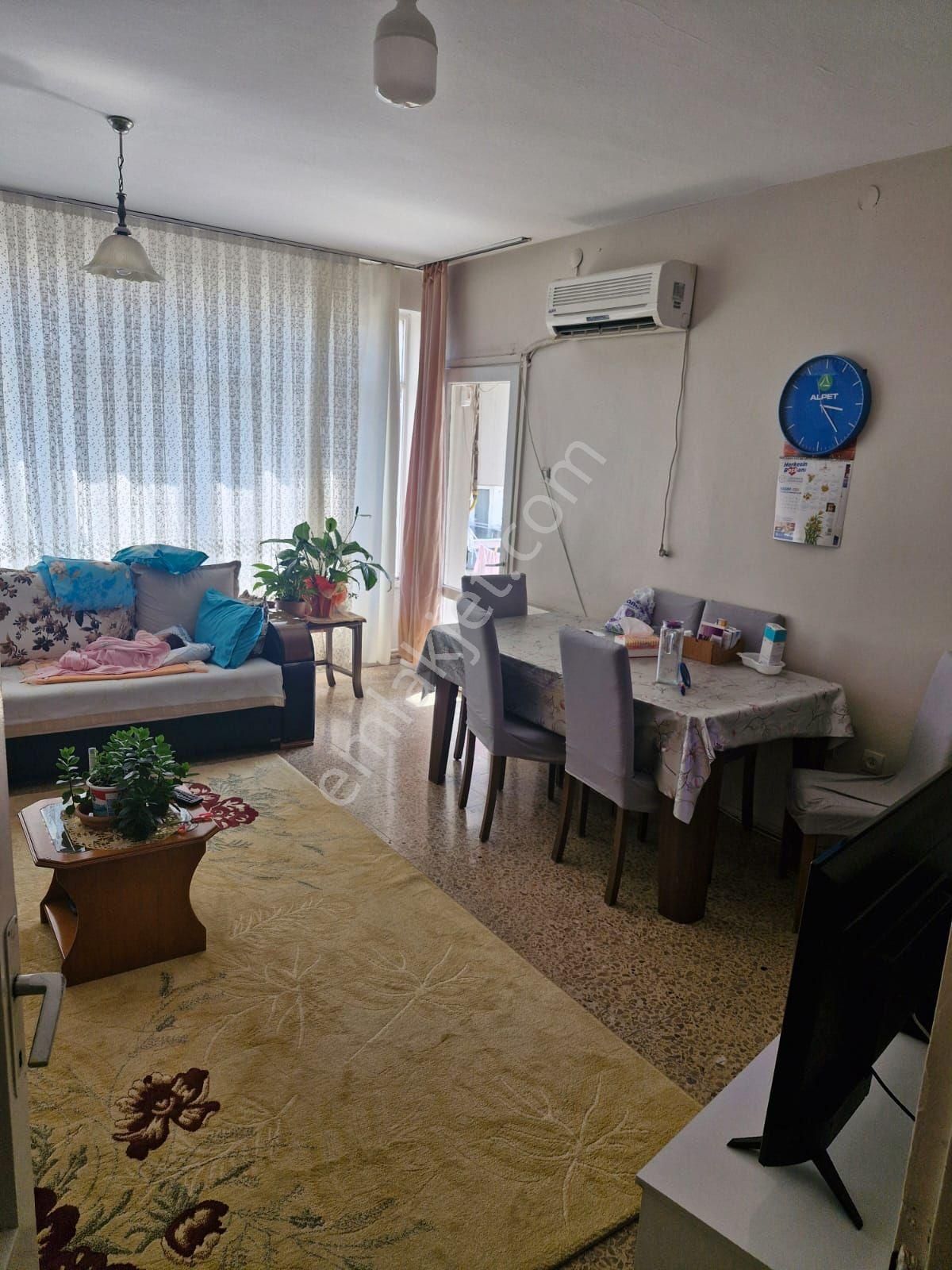 Reşatbeyde 2+1 Doğalgazlı Gb Cepheli Acil Satılık!!