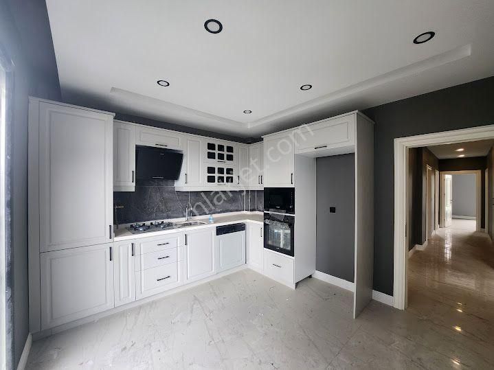 Beylikdüzü Dereağızı Mercan Konaklarında Sıfır Boş Satılık 3+1 150m Daire