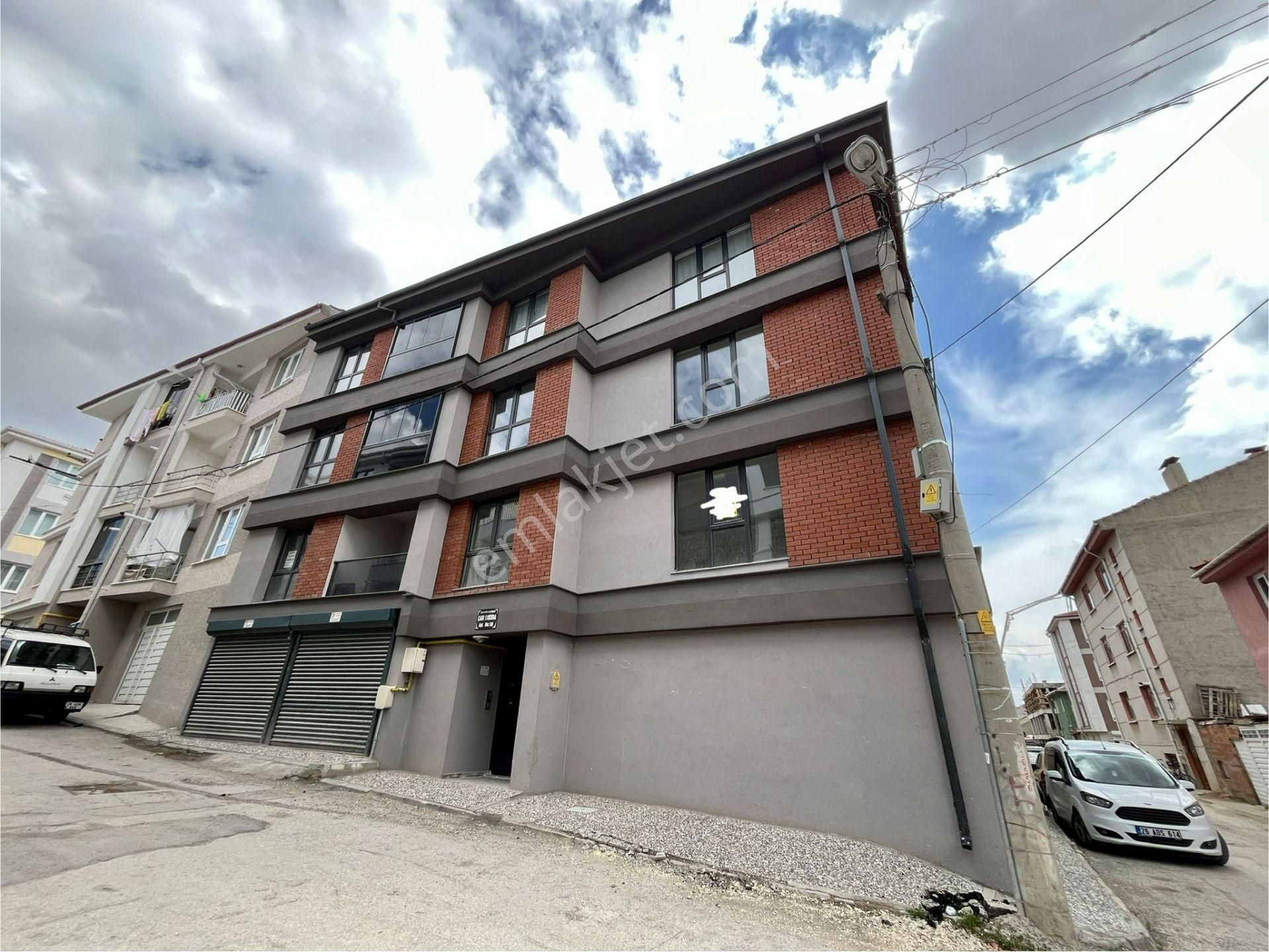 Öztel'den Çamlıca Mahallesinde Sıfır İskanlı Satılık 3+1 Daire