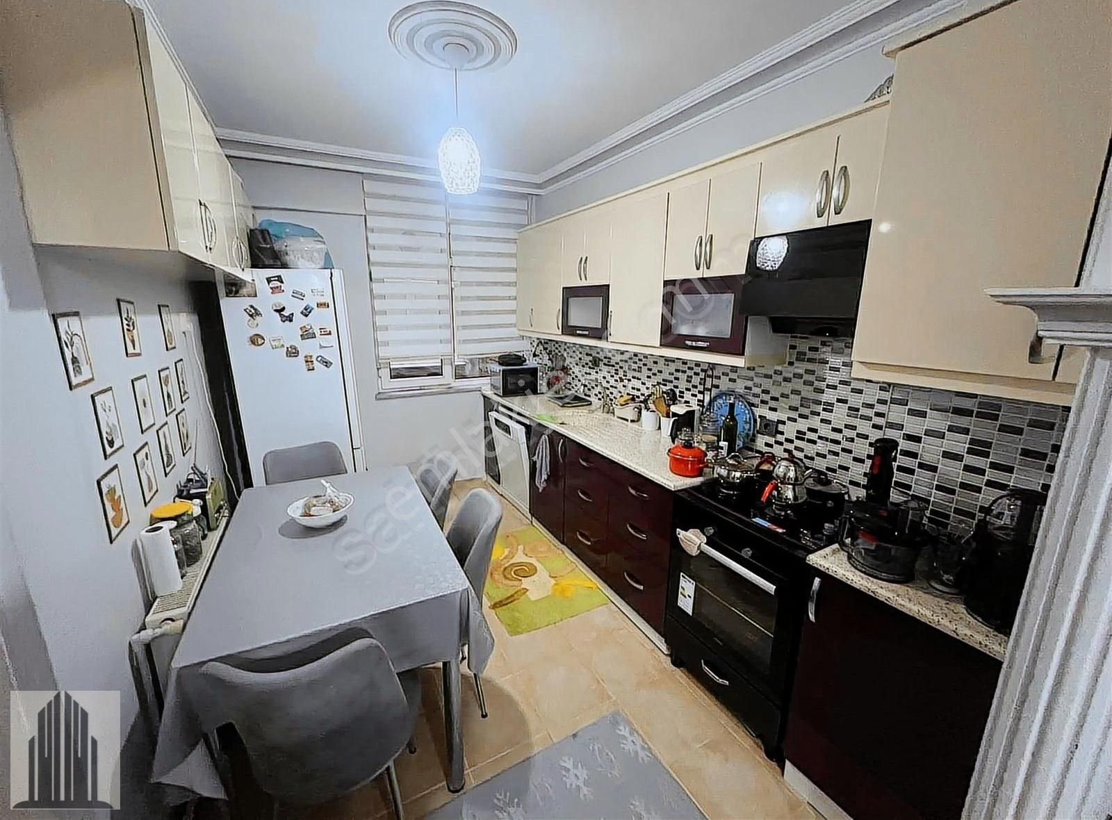 Kuvvet Den Rasathane Camiye Yakın Ara Kat Satılık 3+1 Daire.!!
