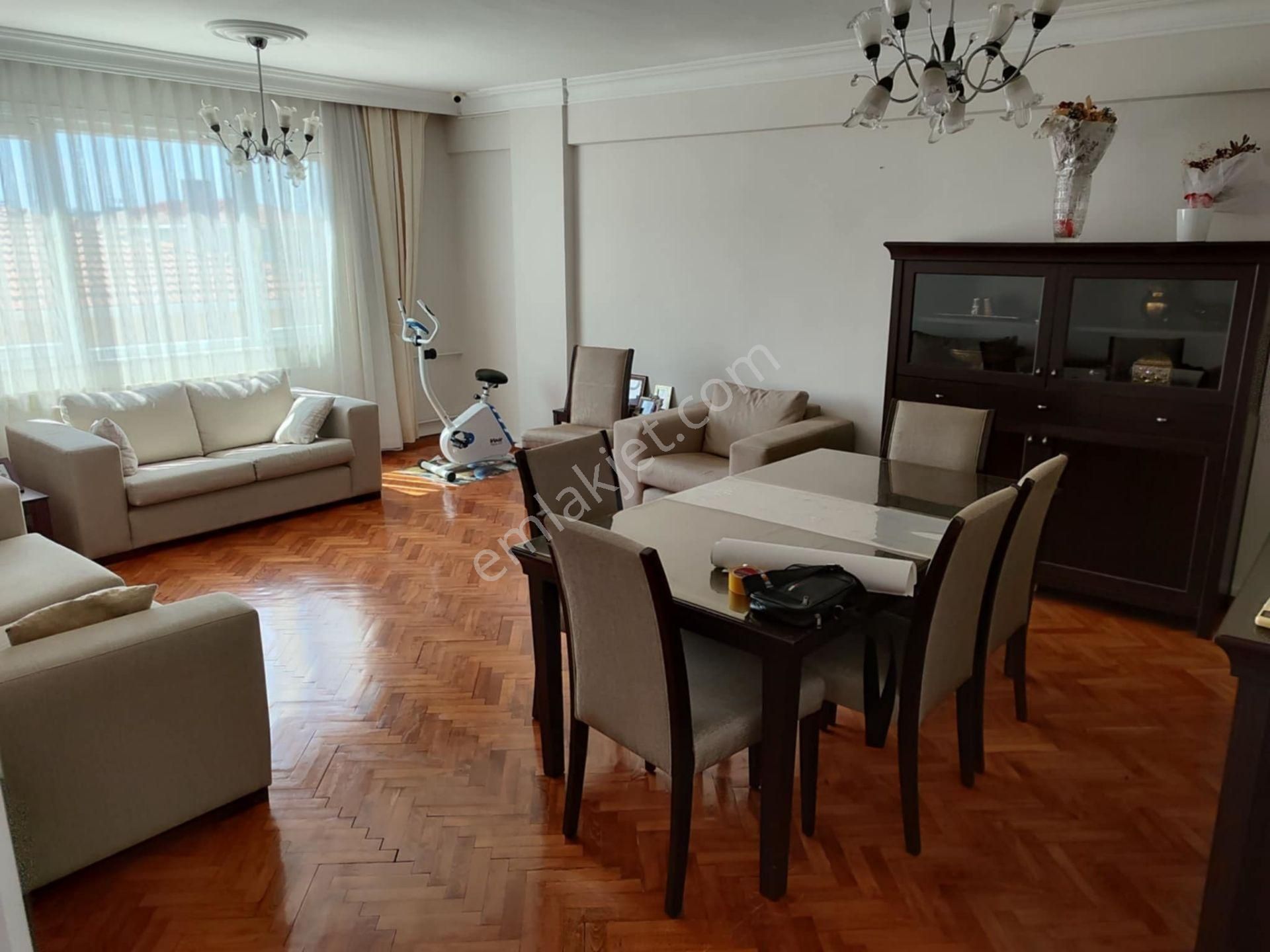 Maltepe Küçükyalı Merkezde 5+1 Deniz Manzaralı Dubleks