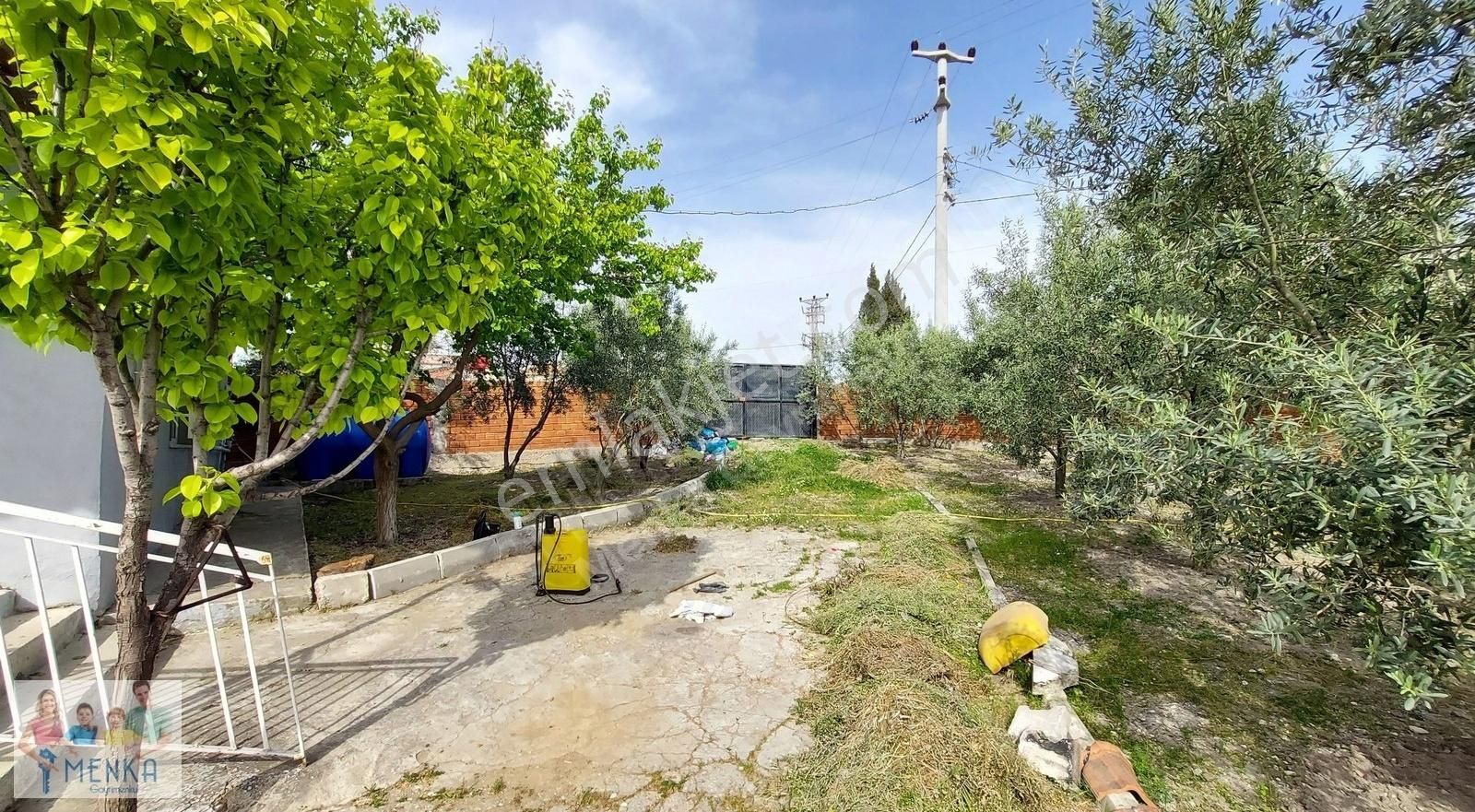 Manisa Saruhanlı Tirkeş Mh.köyiçi Satılık İmarlı Arsa Avlulu Ev