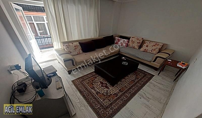 Salon Bağımsız Hastane Yakını Altında Dairesi Olan Satılık Daire