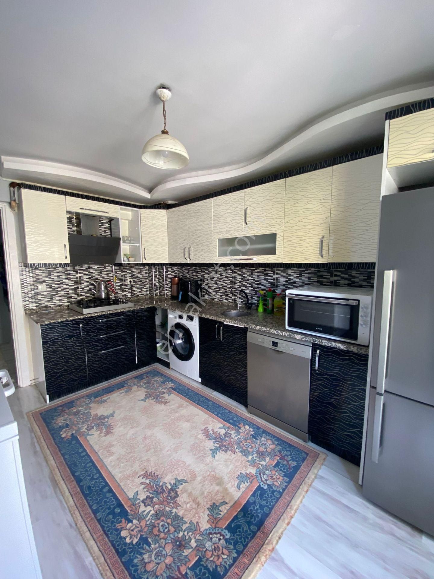 Kuşlubahçe Mahallesi 🏡 ✅3+1 120 M2 3 Katlının 3 Katı ❇️ Kapalı Mutfak