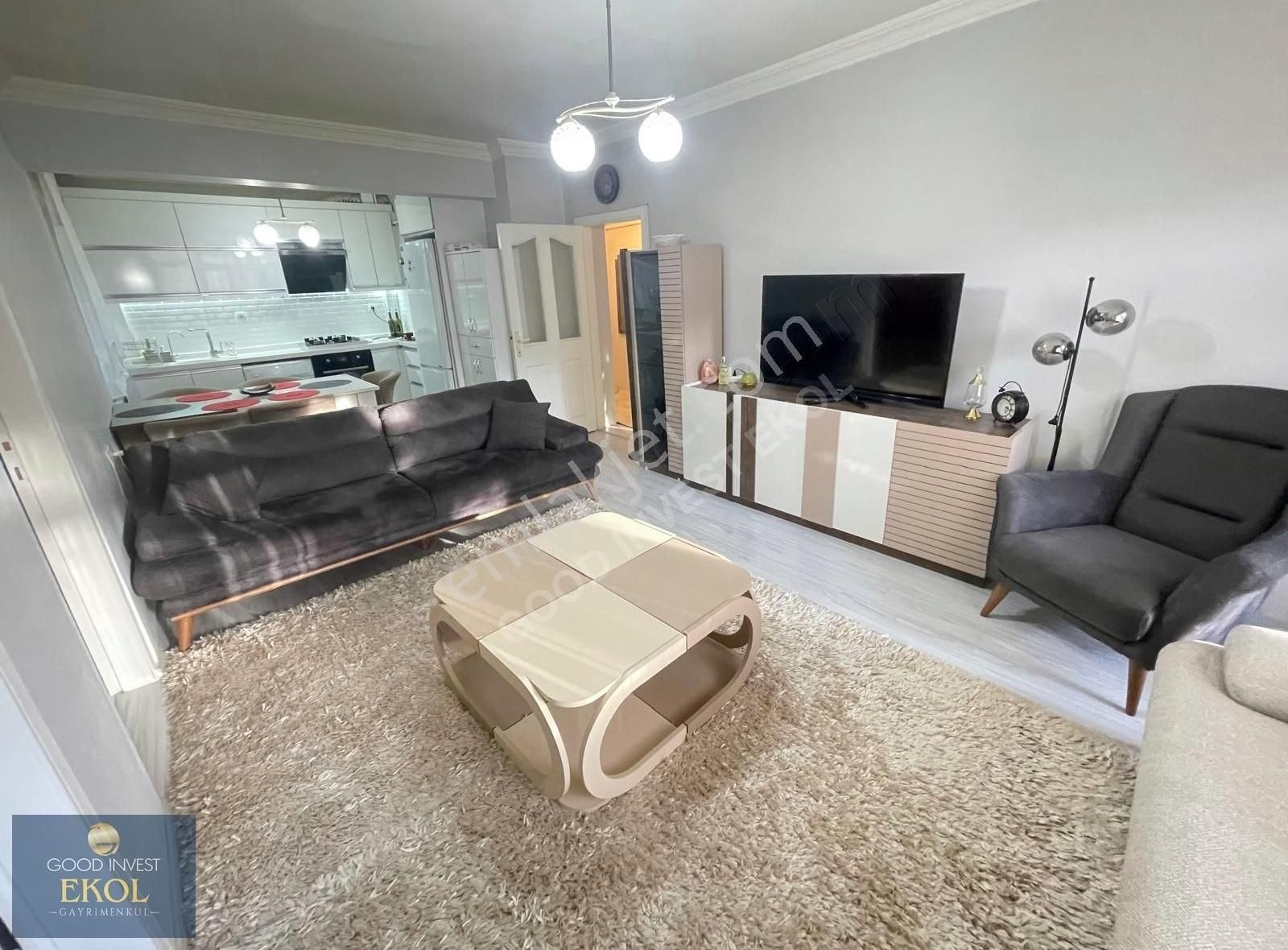 Acill Satılık Cadde Üzerinde Yapılı Daire