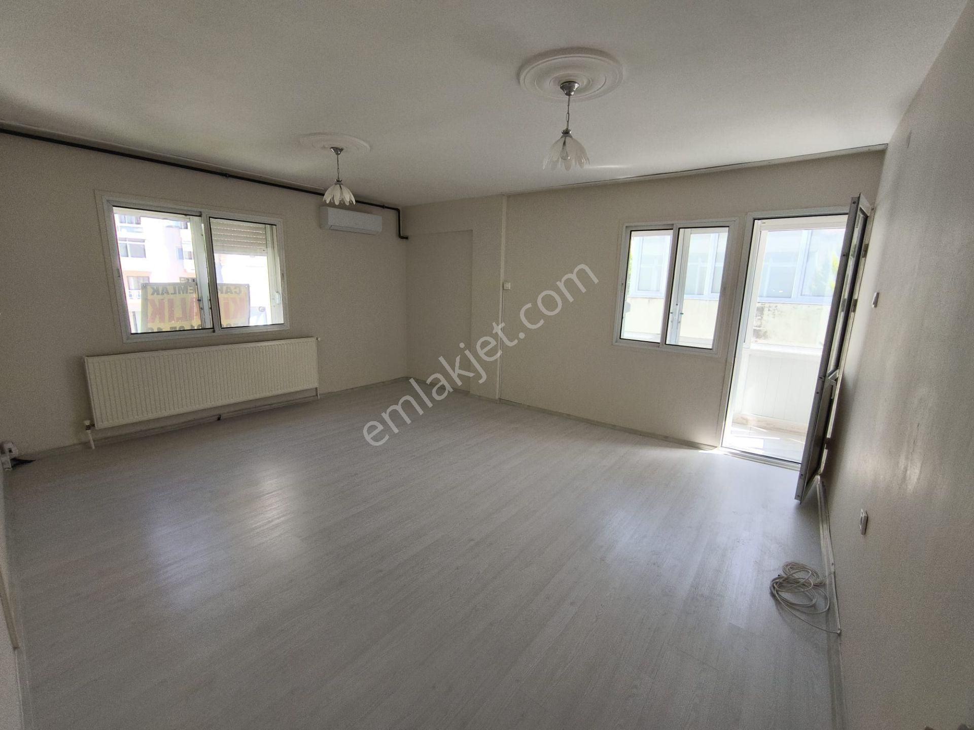 F.altay Metrosuna Çok Yakın,içi Yenilenmiş D.gazlı Kiralık 2+1