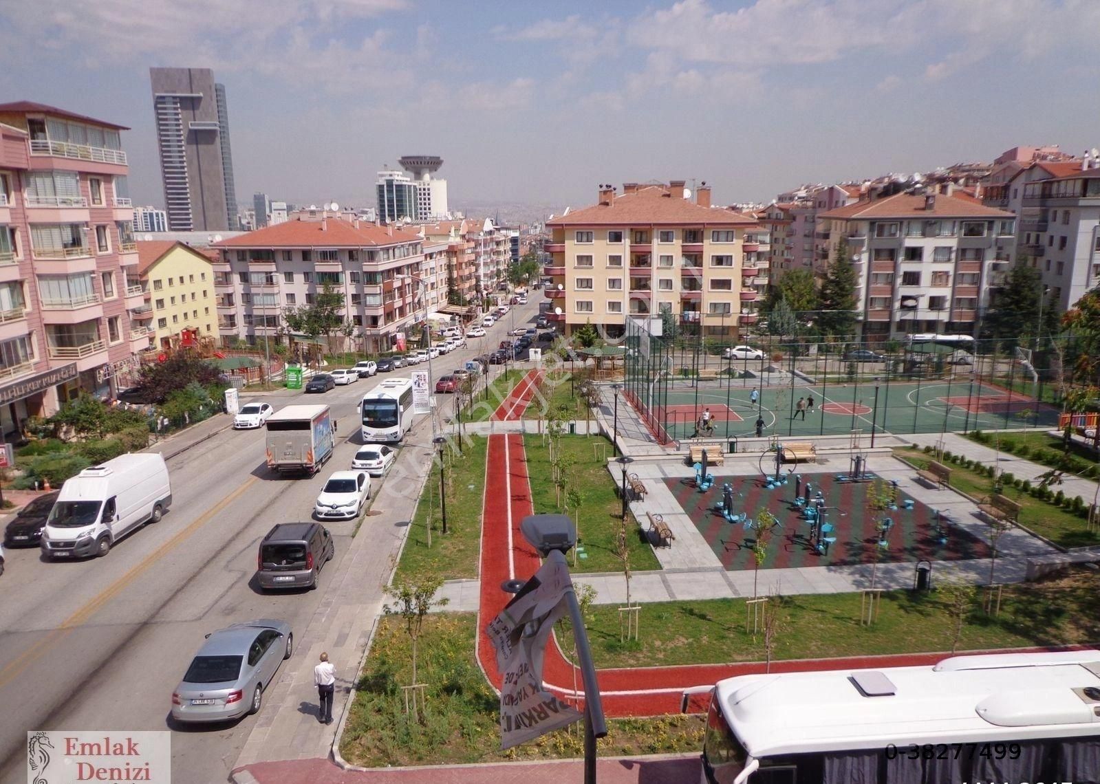 Cevizldere'de Park Önünde Pronamik Ankara Manzaralı